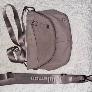 Lululemon All Night Festival Bag 5L in Smoky Blush